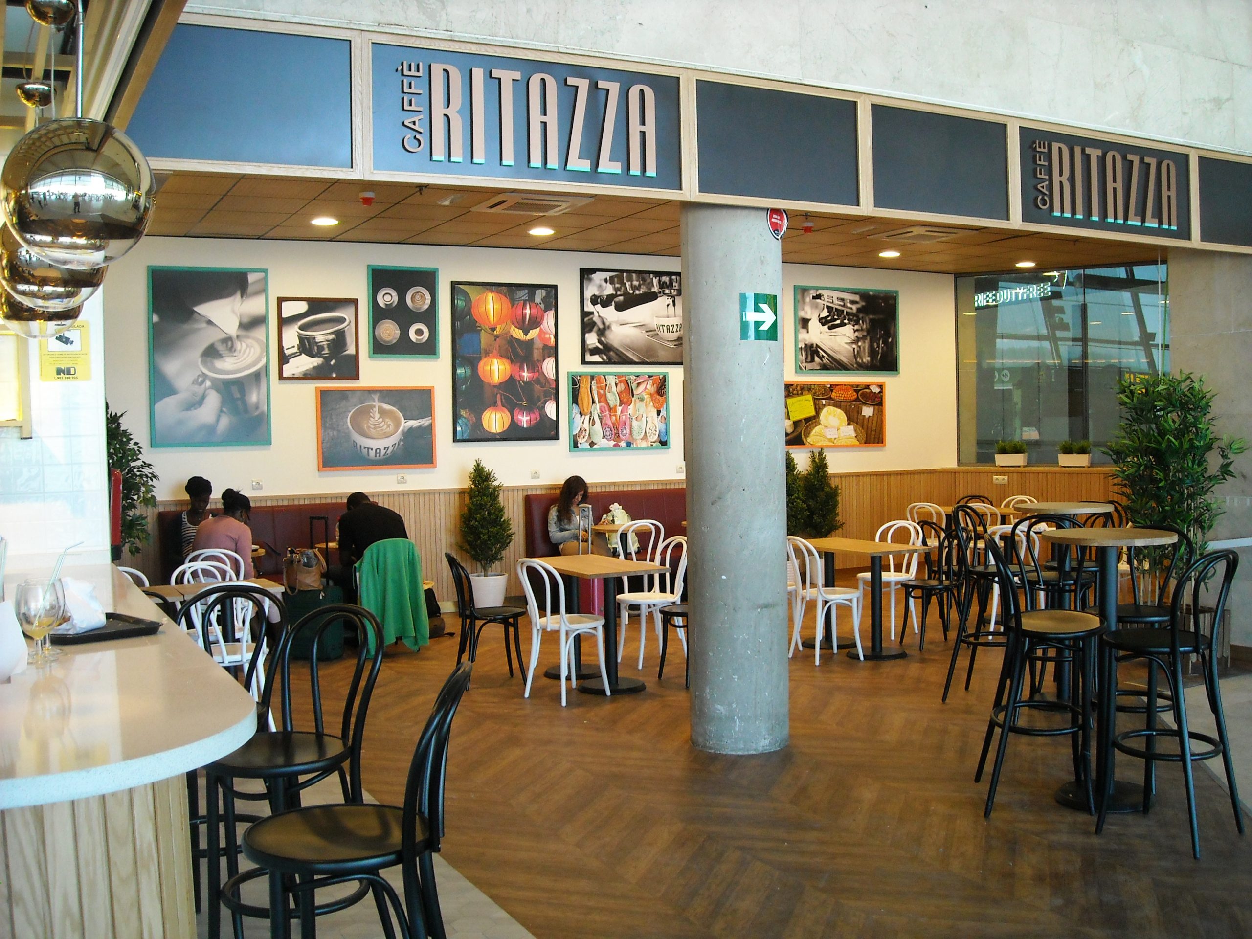 Café Ritazza. Restaurante Aeropuerto Tenerife Norte. Efebearquitectura